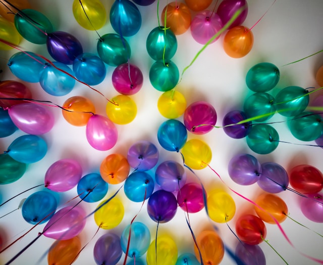 assorted-color-balloon-lot